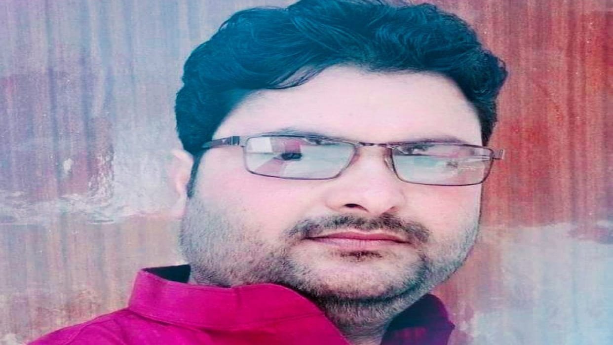 young man who had gone out for a procession was murdered with a sharp weapon, the body was found