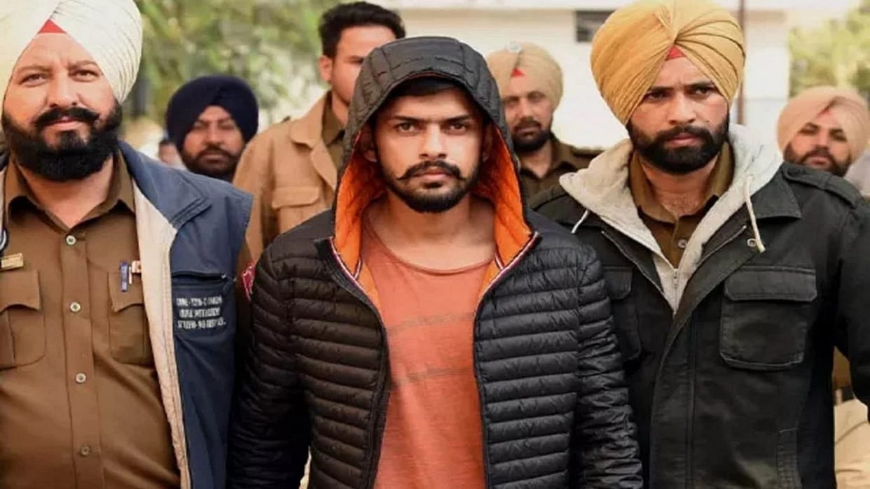 gangster lawrence bishnoi shifted to mandoli jail