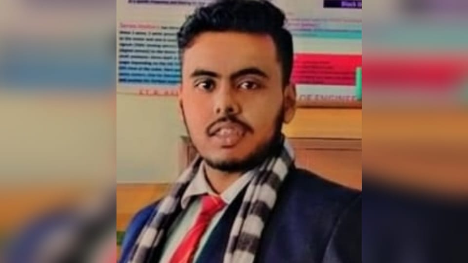Roorkee: Two students Innovate Smart Helmet with many Security features