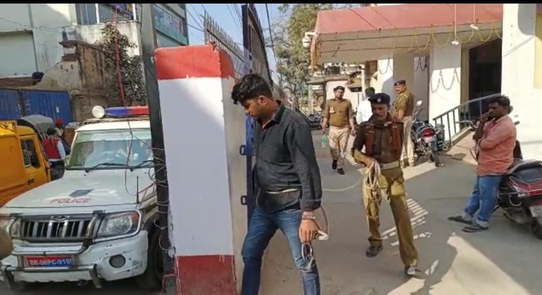 Bihar: Smuggler was kidnapping matriculation student from Muzaffarpur and taking her abroad, caught at Patna a