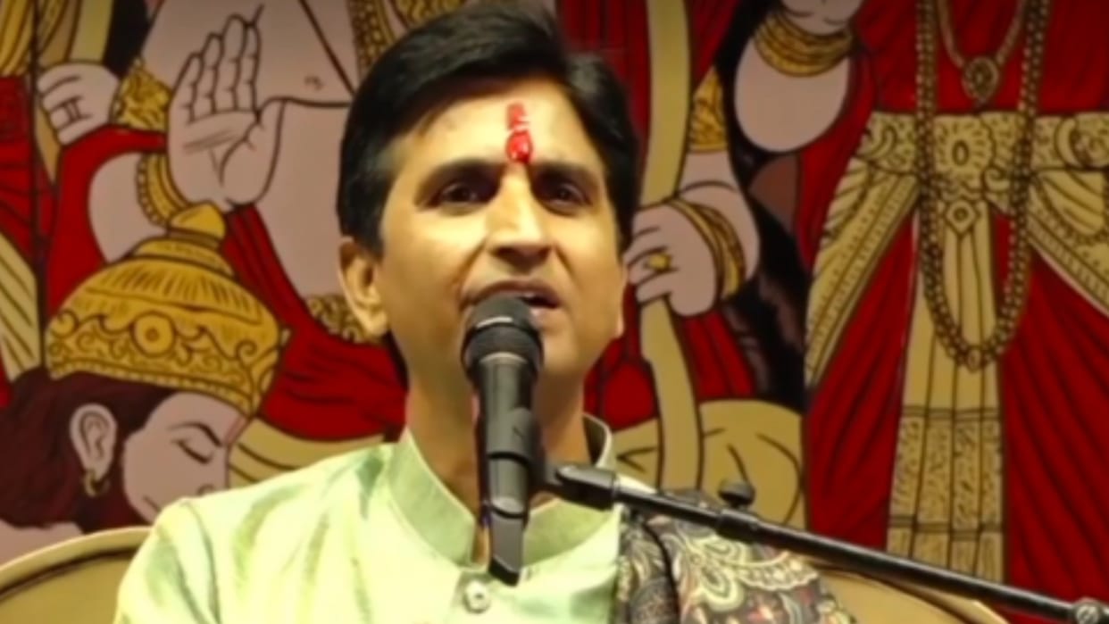 Ujjain: Kumar Vishwas read the lesson of love on the last day of Ramkatha