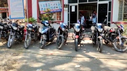 बड़वानी पुलिस ने बाइक चुराने वाली दो गैंग को पकड़ा है। इनके कब्जे से 16 बाइक बरामद की गई हैं।