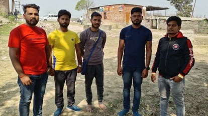 नेपाल में भारतीय पर्यटकों से लूटपाट।