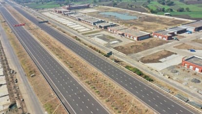 रतलाम रहेगा दिल्ली मुंबई एक्सप्रेस वे के मध्य में।