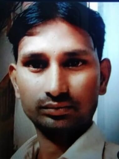 Unnao News: श्रमिकों के परिजनों ने मुआवजे को लेकर किया हंगामा श्रमिक छुन्नू का फाइल फोटो। संवाद