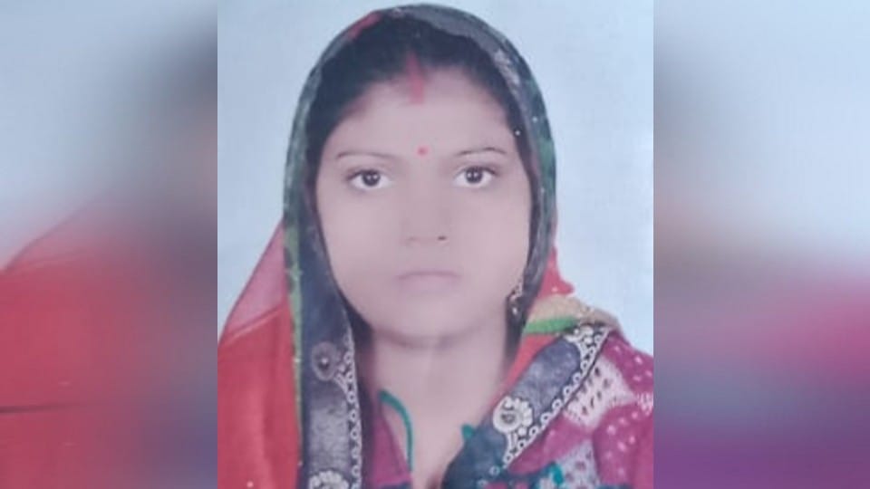 Dead body of a woman was found in the house in Nidhauli Kalan Etah