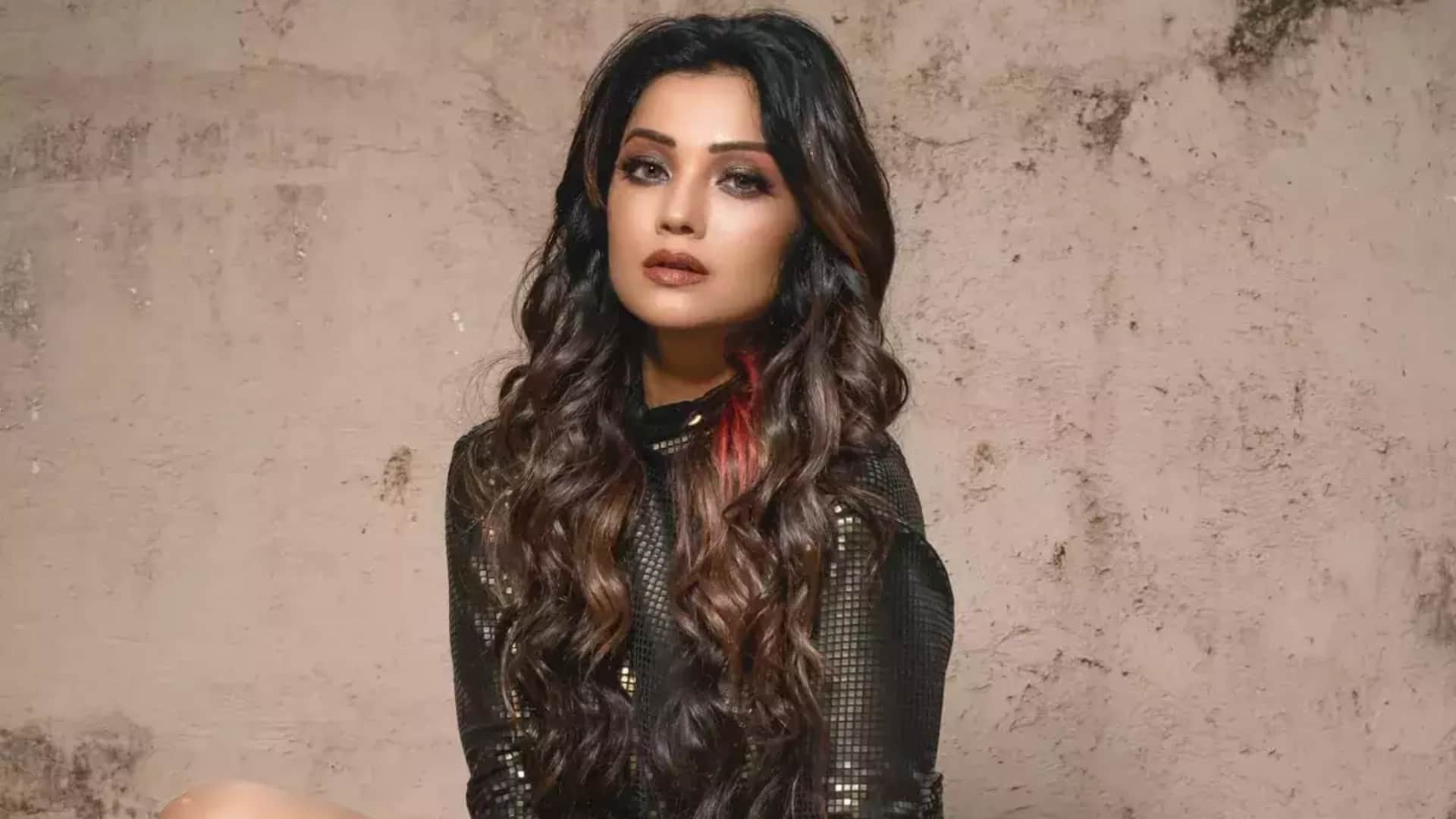 actress played naagin role mouni roy adaa khan surbhi jyoti nia sharma Surbhi Chandna Karishma Tanna Tejasswi