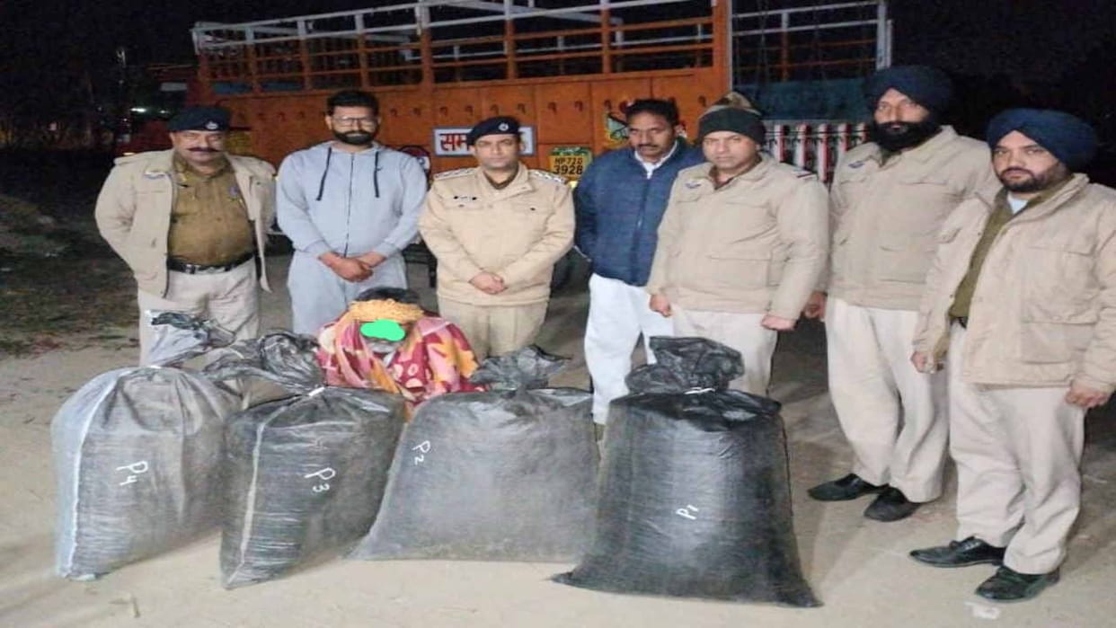 Cantor driver arrested with 108 kg bhukki in una hp