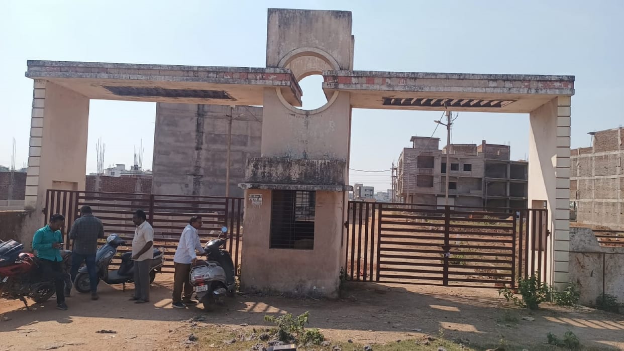 Corporation Commissioner sealed Sai Commercial Colony for not regularizing it