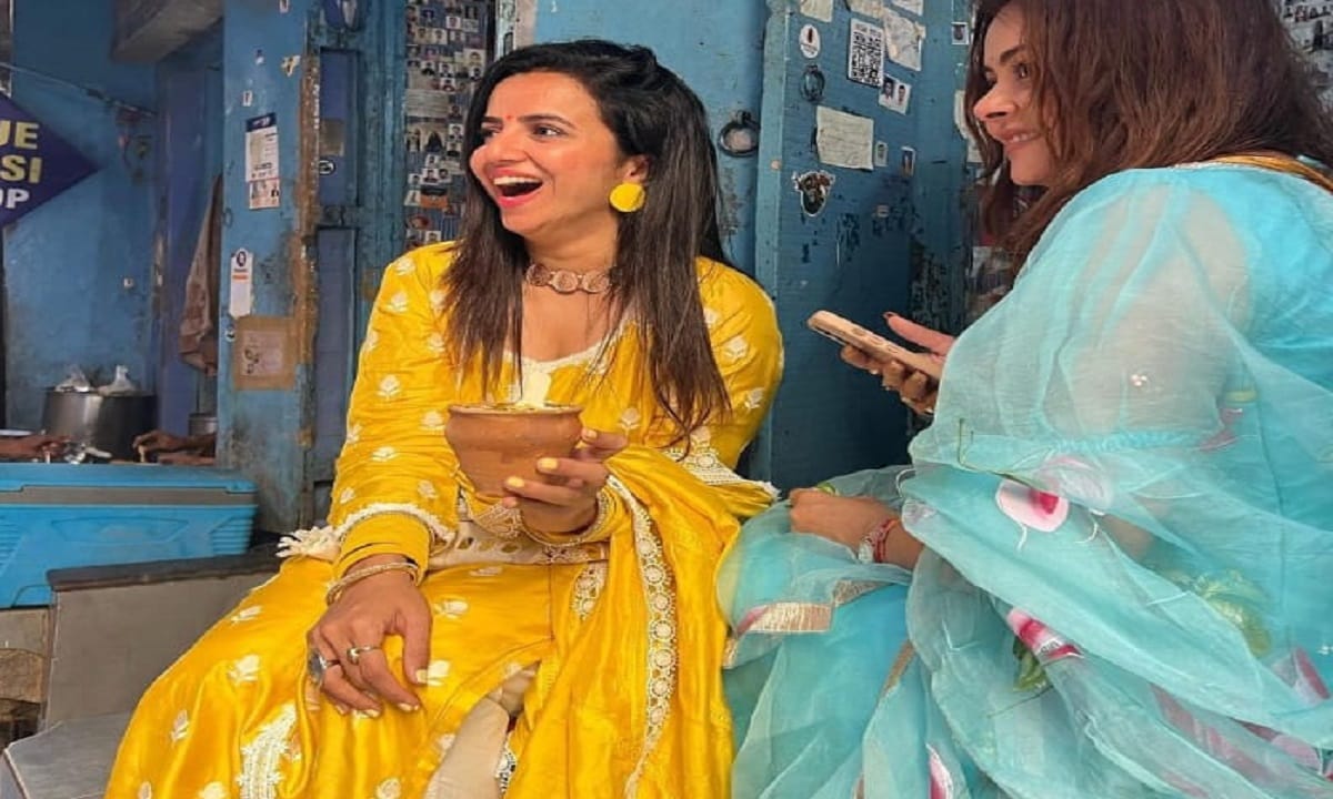 Gopi Bahu Devoleena Bhattacharjee reached varanasi Kashi Vishwanath temple after marriage,