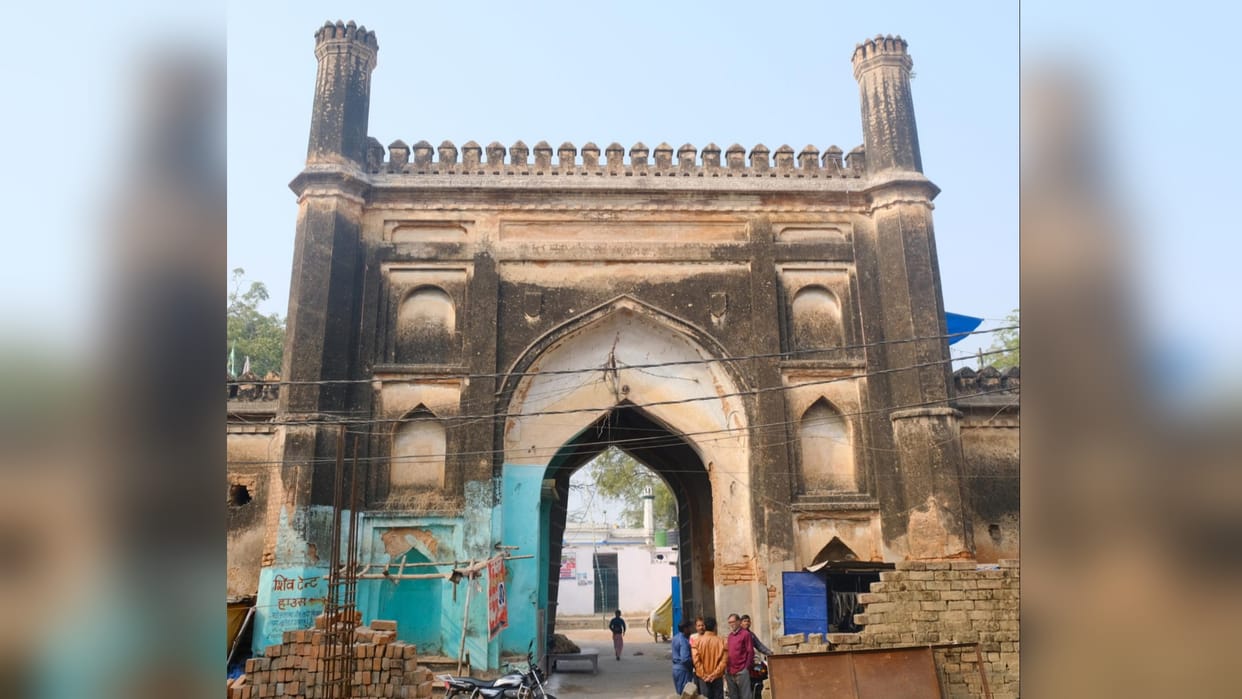 Basantpur belongs to Sattasi dynasty in Gorakhpur