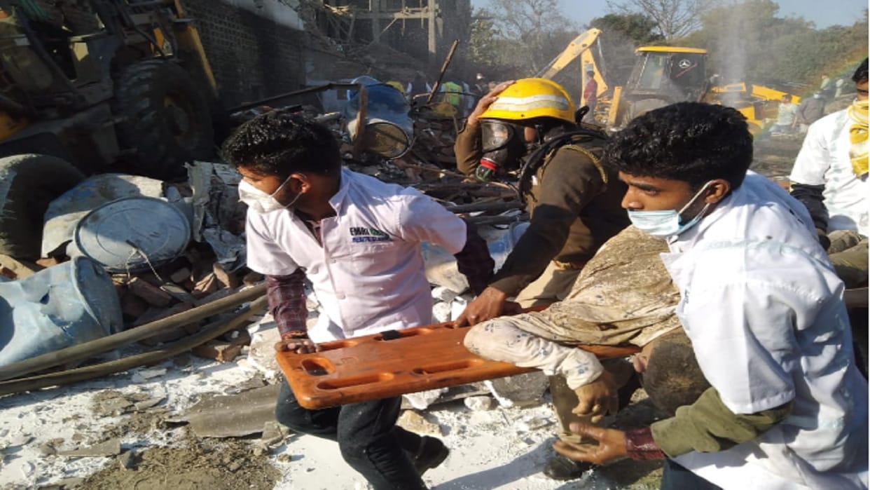 Boiler explodes in cold store of BSP leader in Meerut and many people died in the accident