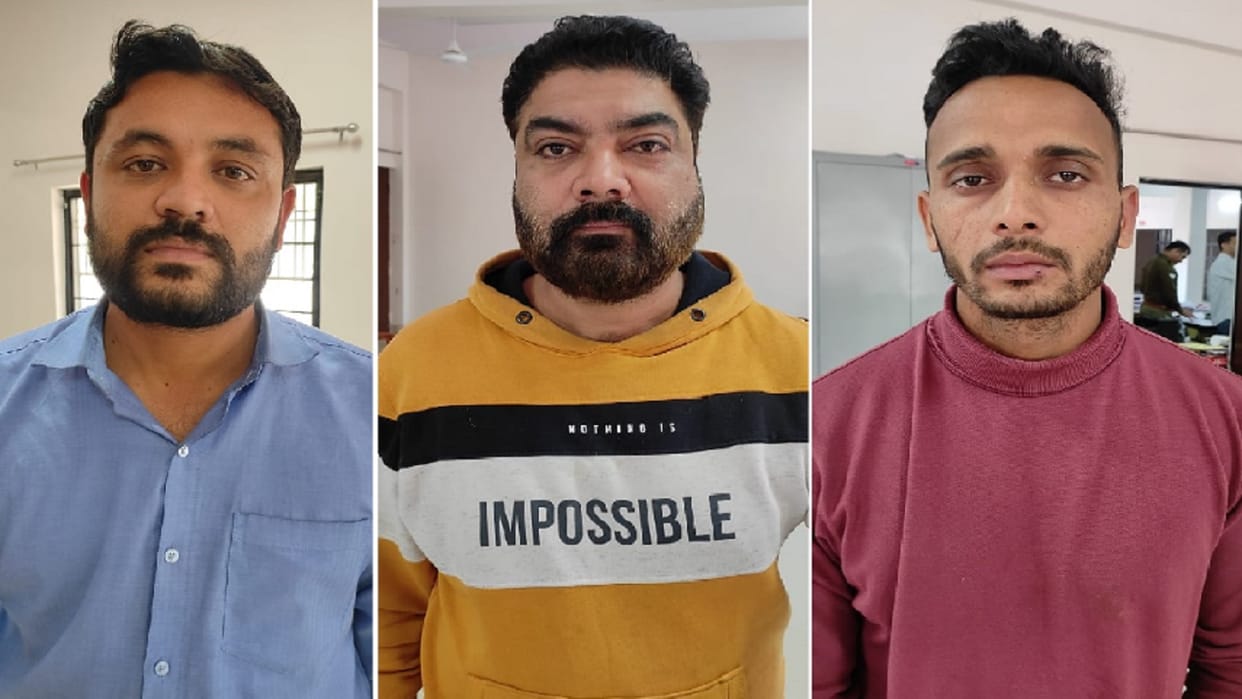 Three youths beat up outpost incharge and constable in Ganganagar of Meerut