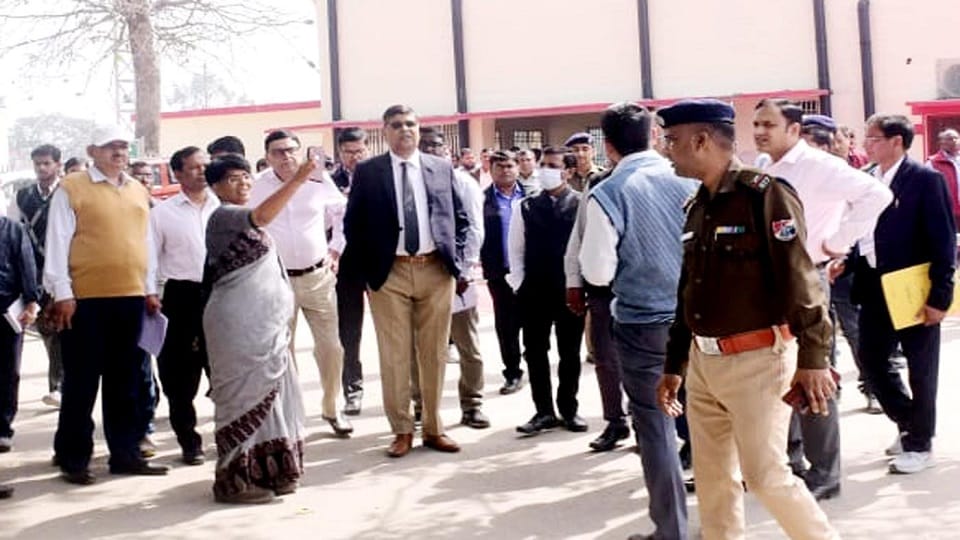 North Eastern Railway GM inaugurated labor room at Ujhani railway station in Budaun