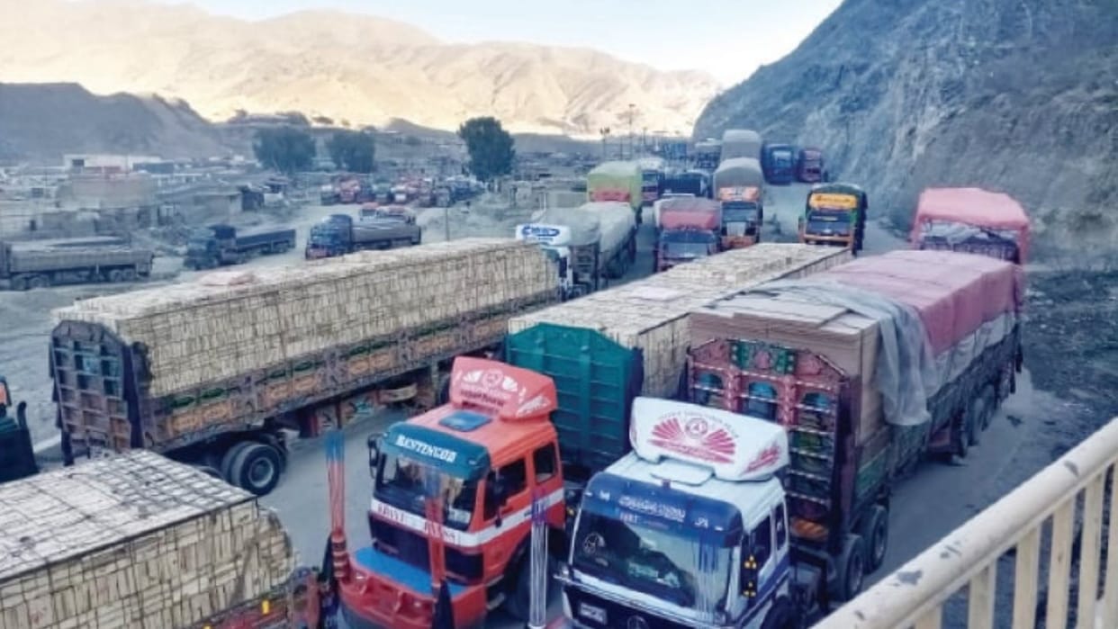 pakistan exporter businessman face huge losses due to afghanistan torkham border closed
