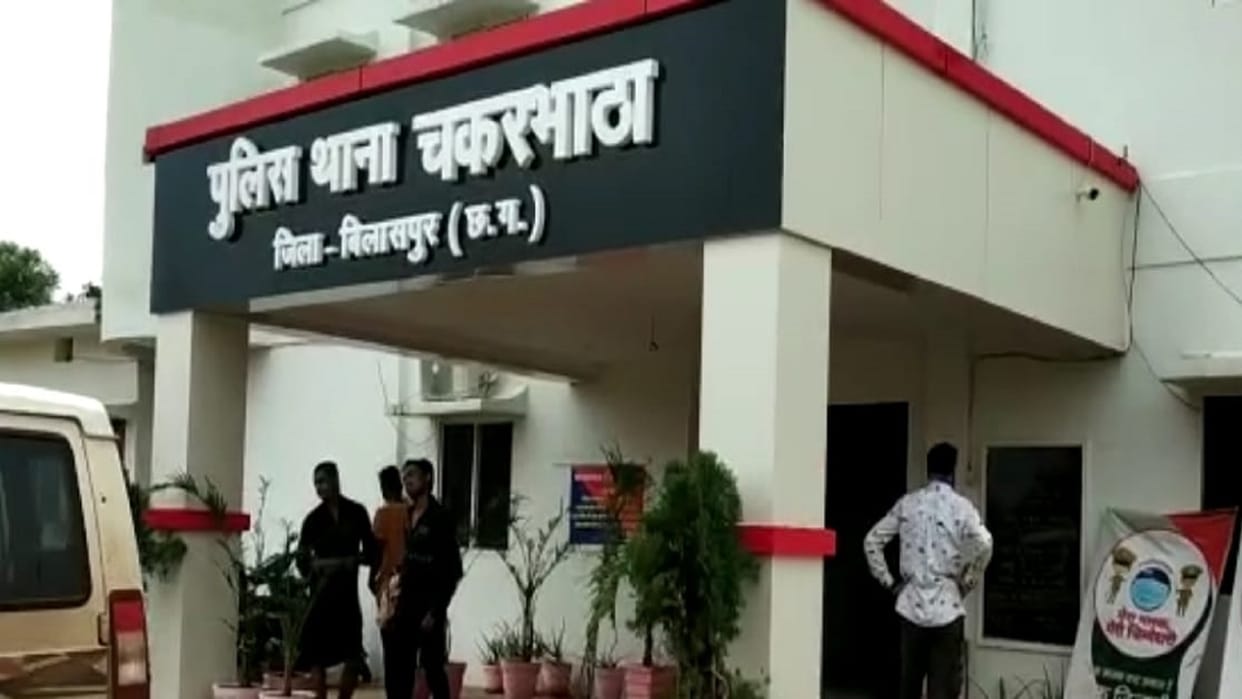 Miscreants entered the house and stole 12 lakh rupees
