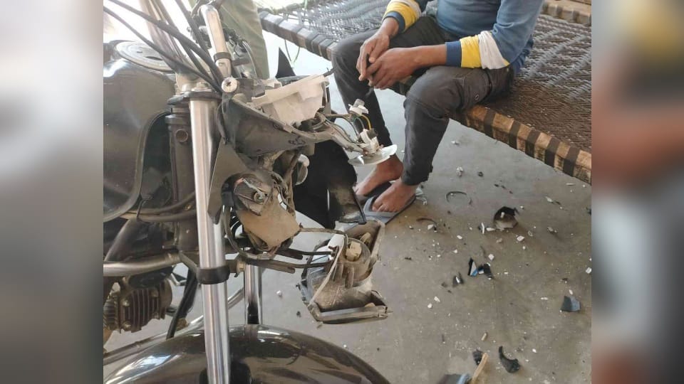Roorkee News: Uproar over court marriage girl family vandalized Boy house four injured