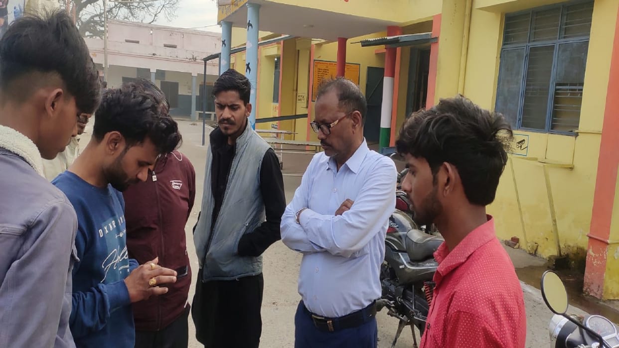 Inspector crushed three youths standing on the roadside with a car in Sambhal