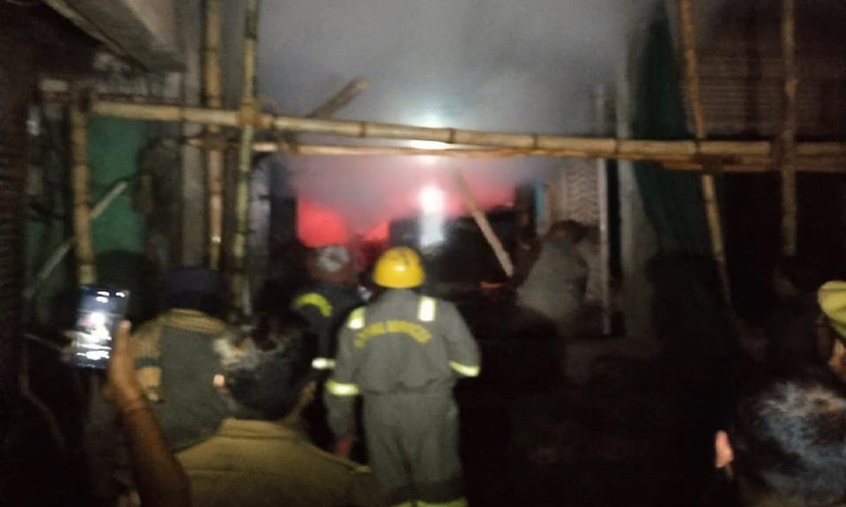 Fierce fire in electronics shop under suspicious circumstances in varanasi