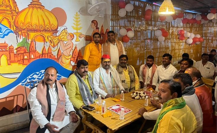 UP Politics Samajwadi party started caste census seminar from Varanasi MLC Rajpal Kashyap