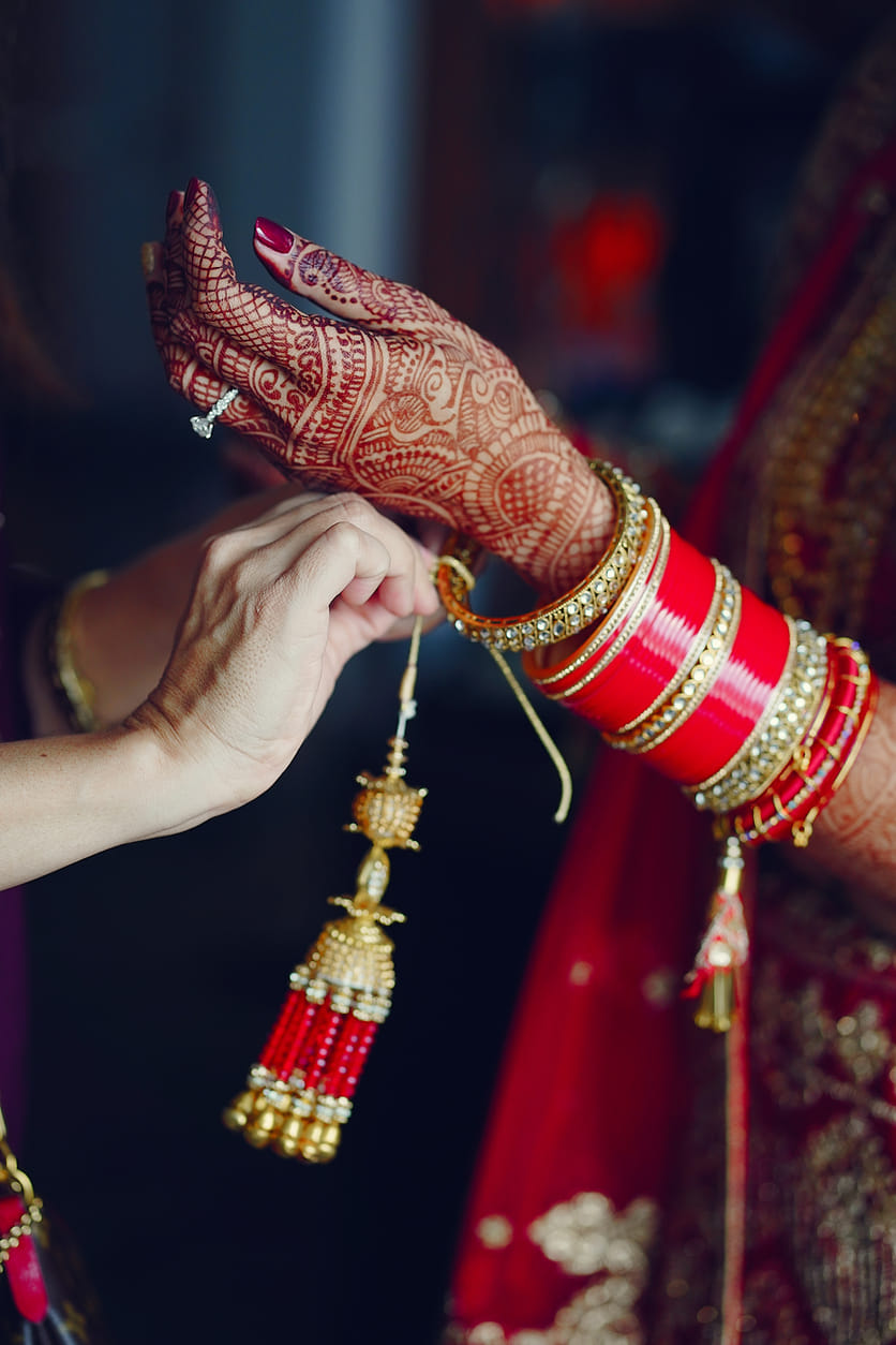 Love prevailed in chandauli youth got married with kinnar first meeting was like this