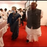 अधिवेशन स्थल पर सोनिया गांधी।