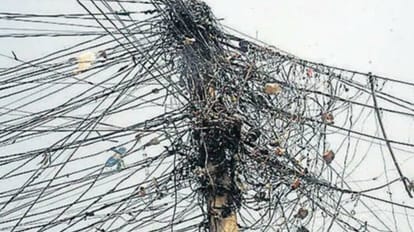 छिंदवाड़ा में बिजली चोरी पकड़ने गई टीम के साथ मारपीट।