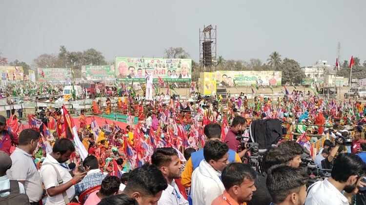 Bihar:महागठबंधन की महारैली के लिए नीतीश-तेजस्वी पूर्णिया पहुंचे, प्रदर्शन  करते उर्दू शिक्षक अभ्यर्थी हटाए गए - Mahagathbandhan Rally In Purnia,  Nitish-tejashwi And ...