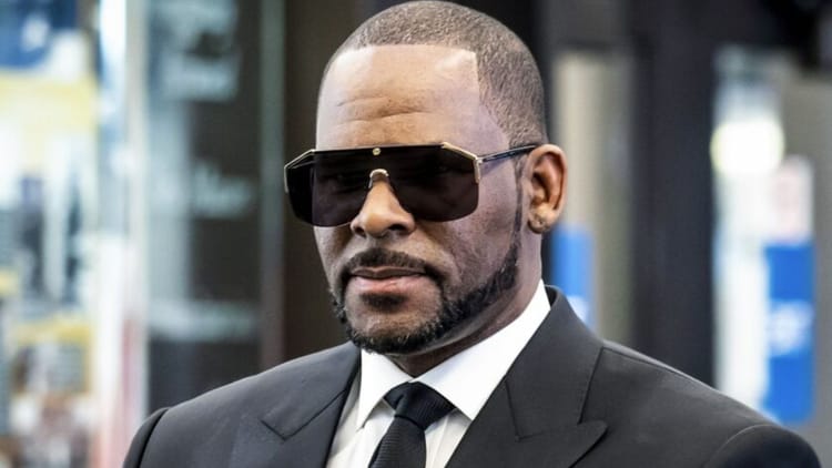 R Kelly:अमेरिकी रैपर आर केली चाइल्ड पोर्नोग्राफी केस में दोषी करार ...