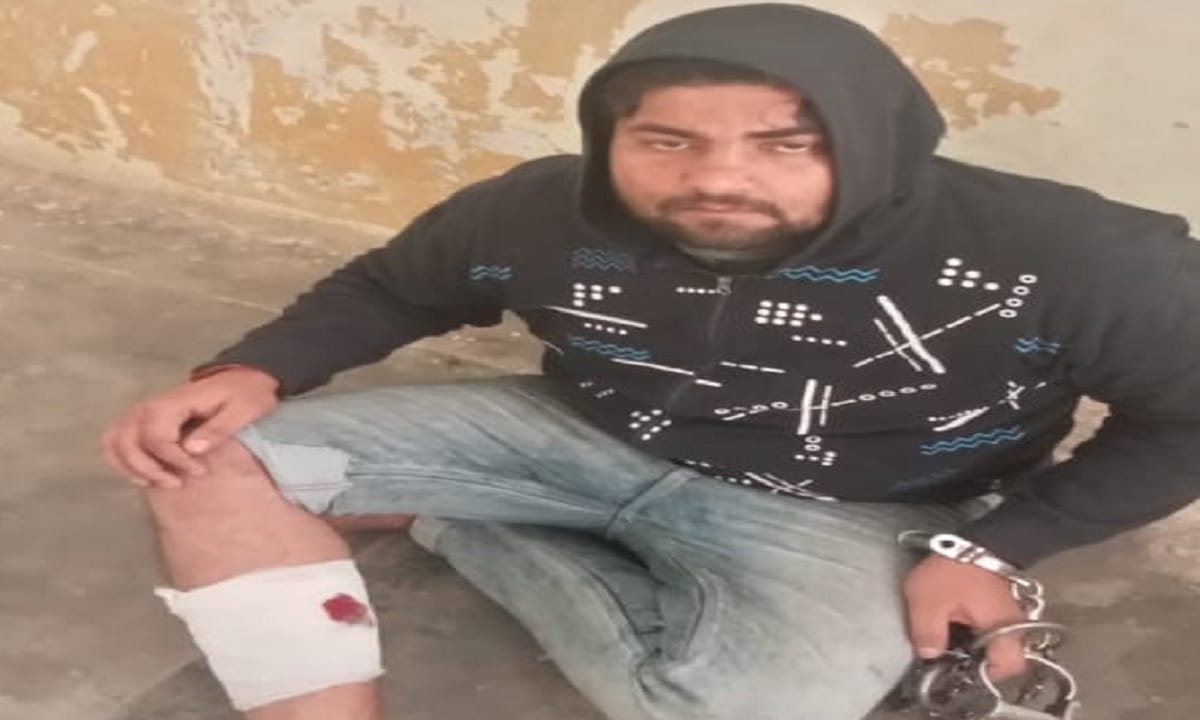 Police encounter in azamgarh rewarded criminal injured and arrested