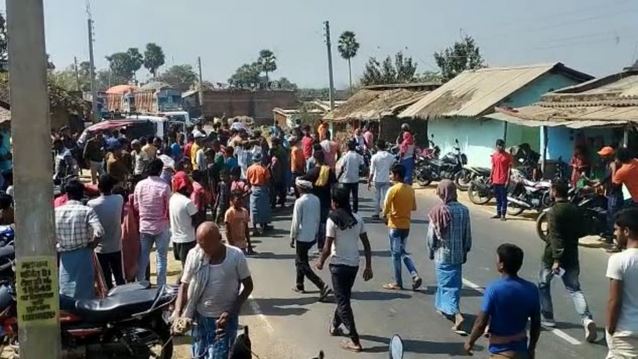 Bihar Road Accident Truck and auto collision in Banka one killed another condition serious