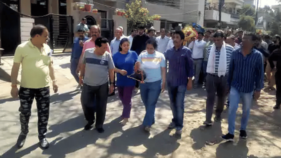 Indore Fire Case Principal died On Fire By Student At Indore College