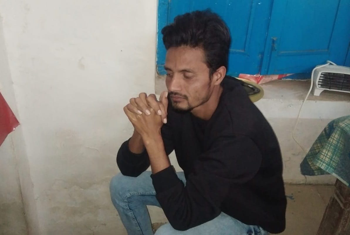UP Board Exam 2023, solver caught in painting exam, elder brother came in place of younger brother