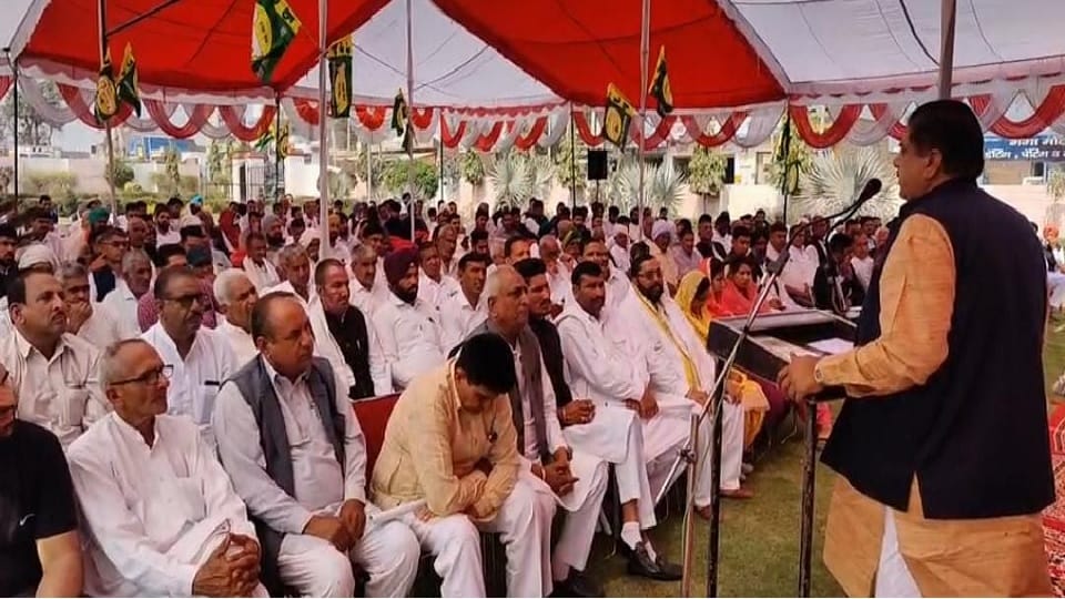 Ajay Chautala came out in favor of Sarpanchs in Fatehabad told remarks of Minister Devendra Babli condemnable