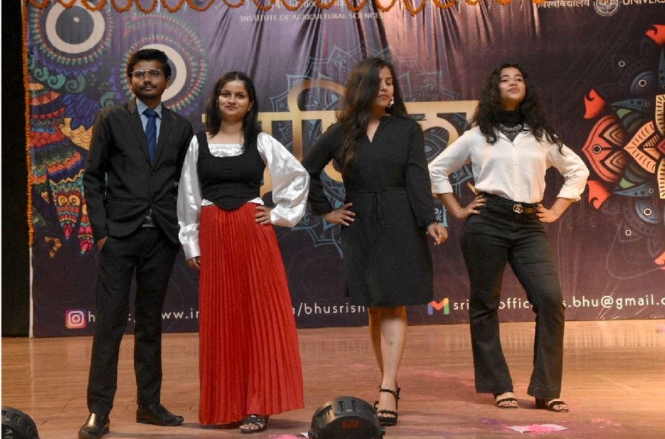 Institute of Agricultural Sciences BHU Annual festival Srishti Students did cat walk in fashion show
