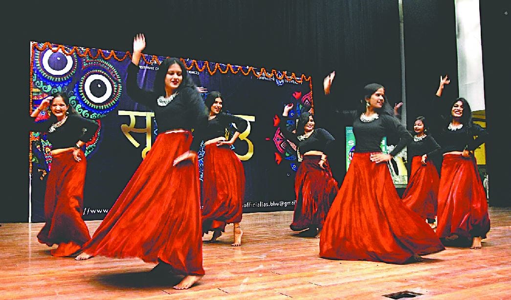 Institute of Agricultural Sciences BHU Annual festival Srishti Students did cat walk in fashion show