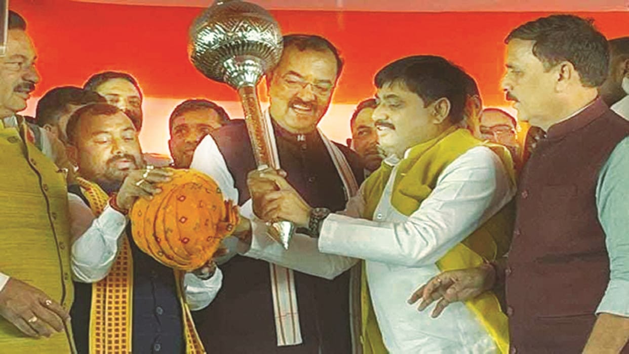 incident of 18 years ago became fresh in the mind after the murder of Umesh, Keshav had accepted the membershi