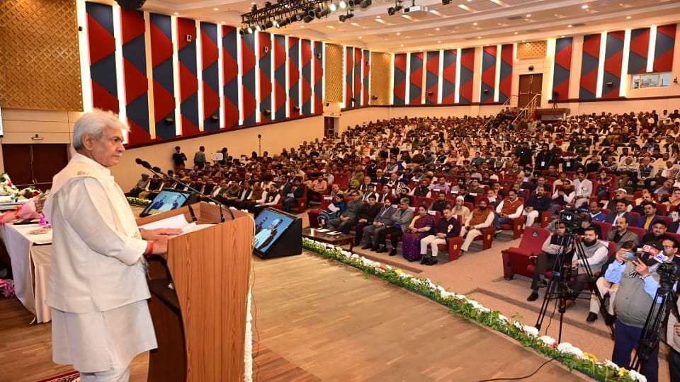 Pradhan Mantri Fasal Bima Yojana will be implemented in all districts of Jammu and Kashmir, LG said – farmers