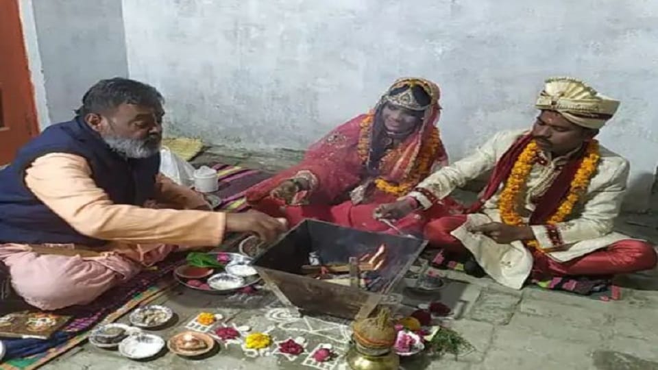 Muslim girl converted to Hindu and married her boyfriend in Bareilly