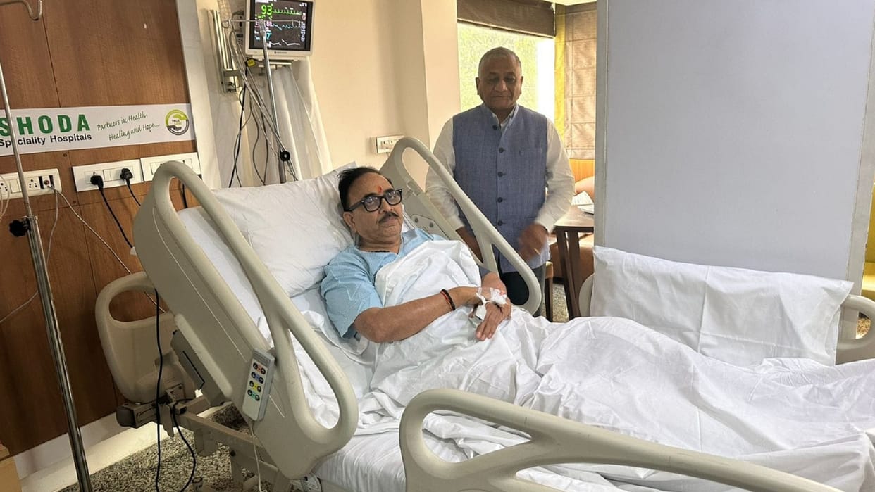 MP VK Singh reached to know the condition of Union Minister Mahendra Nath Pandey