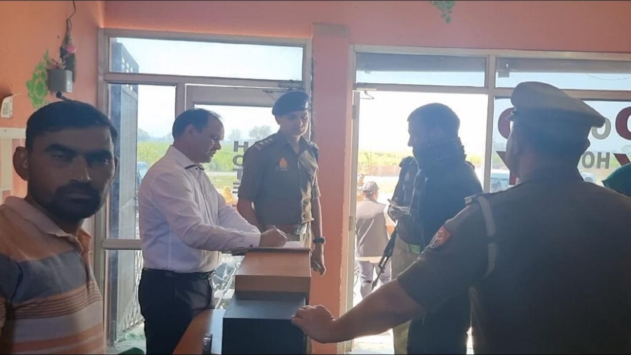 UP News : The police seized four oyo hotels in muzaffarnagar city