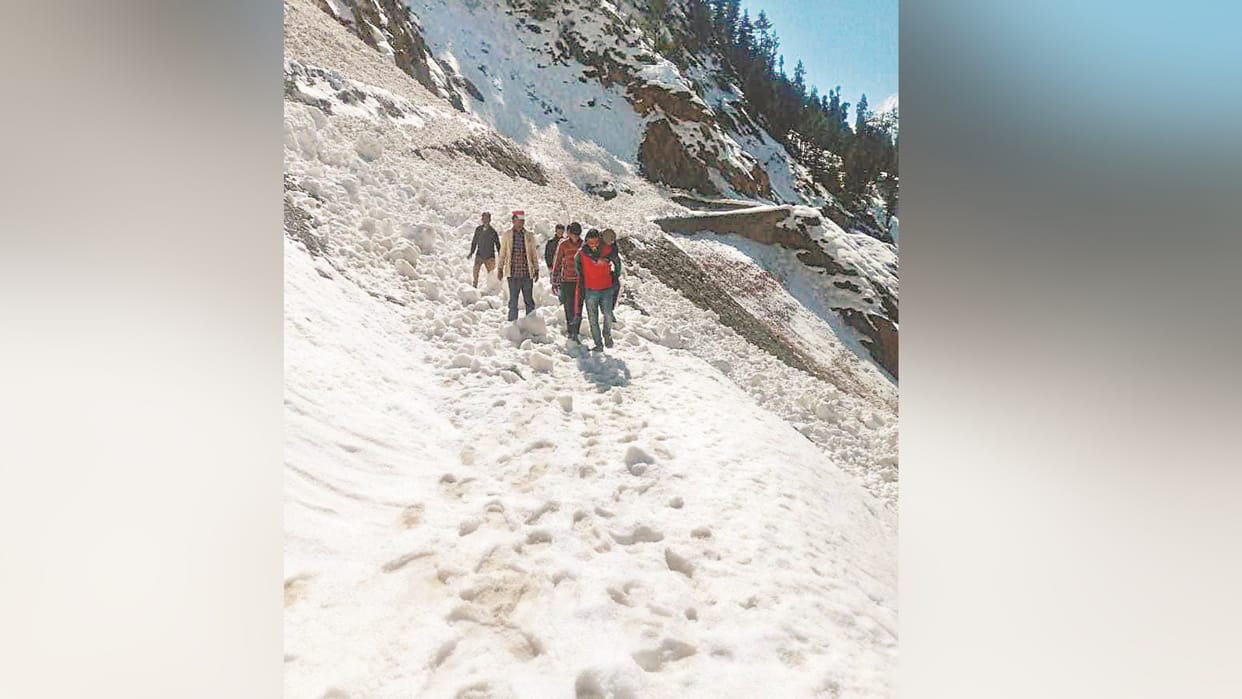 Patient walk over seven kilometer on snow covered path to reach hospital in pangi chamba himachal pradesh