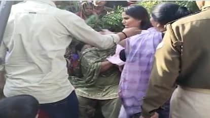 Scuffle with MLA Pooja Pal who reached Umesh Pal's house to console