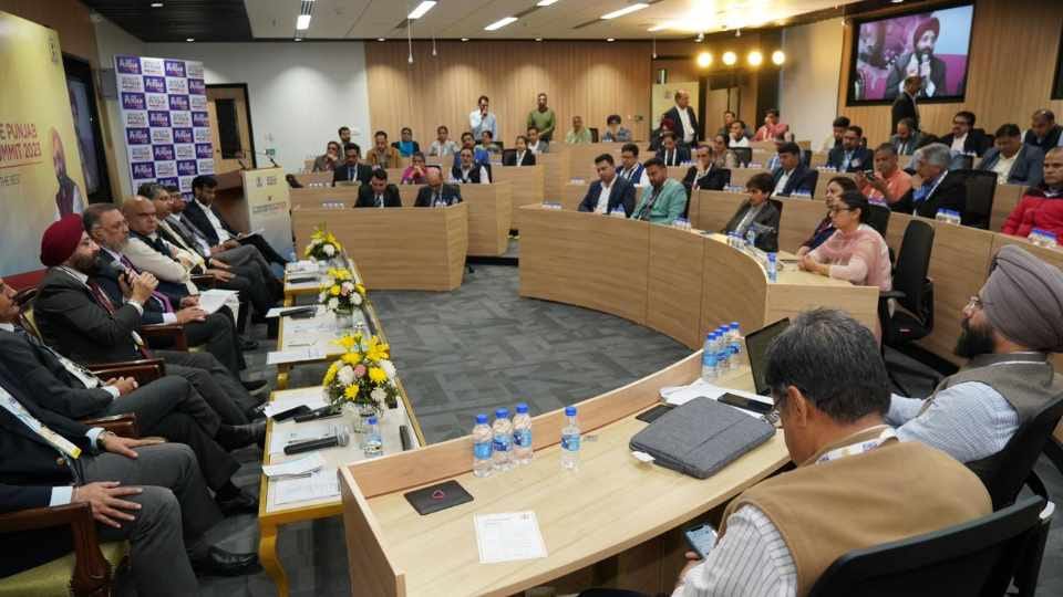 Hinduja Group to set up electric vehicle manufacturing unit in Punjab