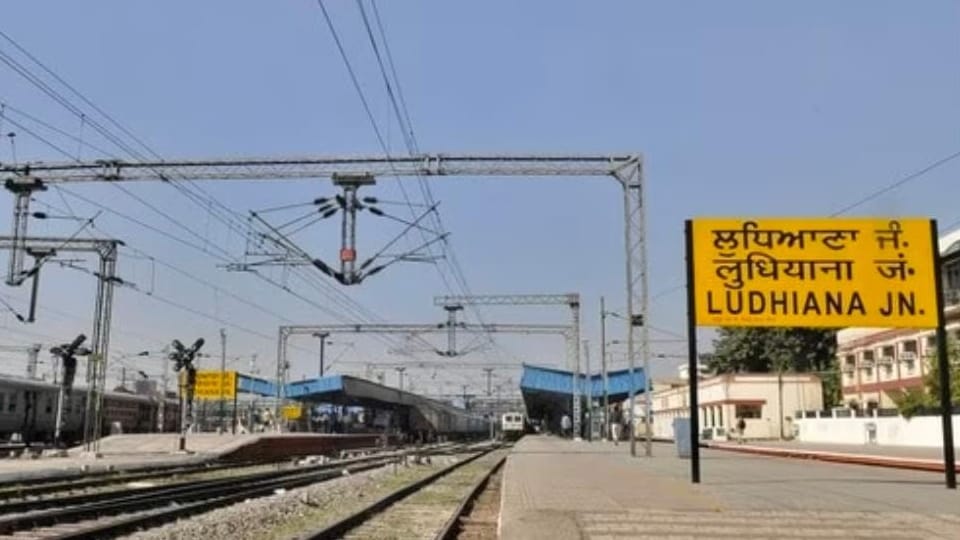 Black marketing of reserved tickets exposed at Ludhiana railway station, two railway employee caught