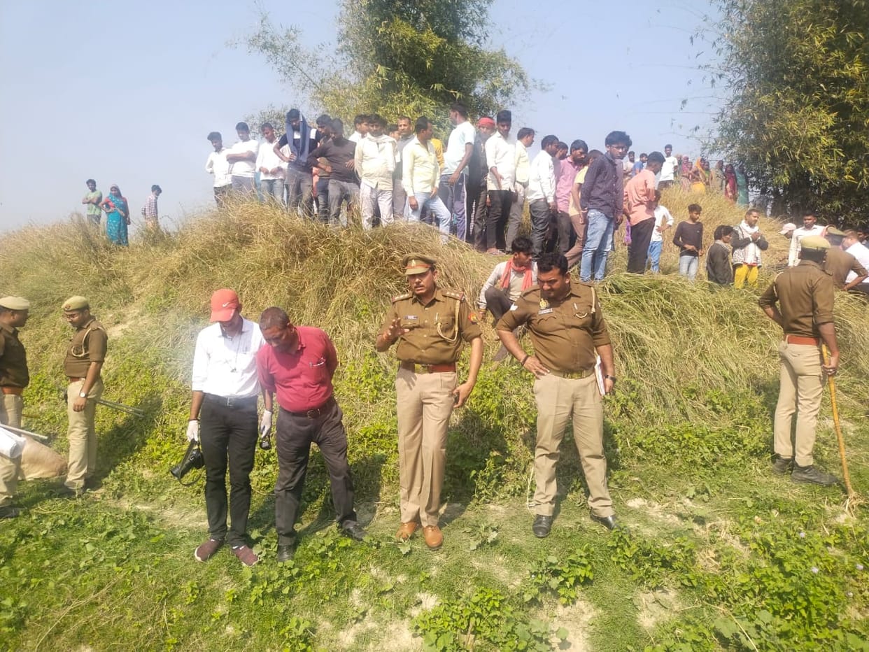 Two dead bodies found from Tamsa river in azamgarh police identified one