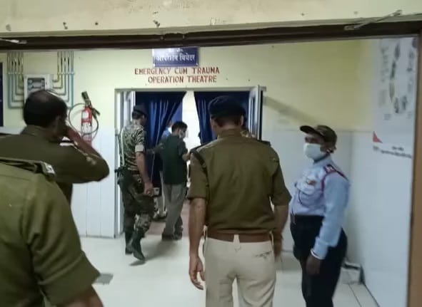 Bihar: Bomb blast in Gaya, 2 policemen were defusing the bomb found on the river bank, both serious