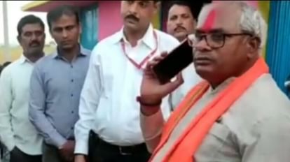 MP News: विकास यात्रा में पंचायत सचिव की शिकायत, विधायक ने की पूछताछ तो करने लगा अभद्रता, निलंबित विकास यात्रा में विधायक ने पंचायत सचिव को अभद्रता करने पर निलंबित करा दिया।