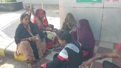 शोकाकुल परिजन