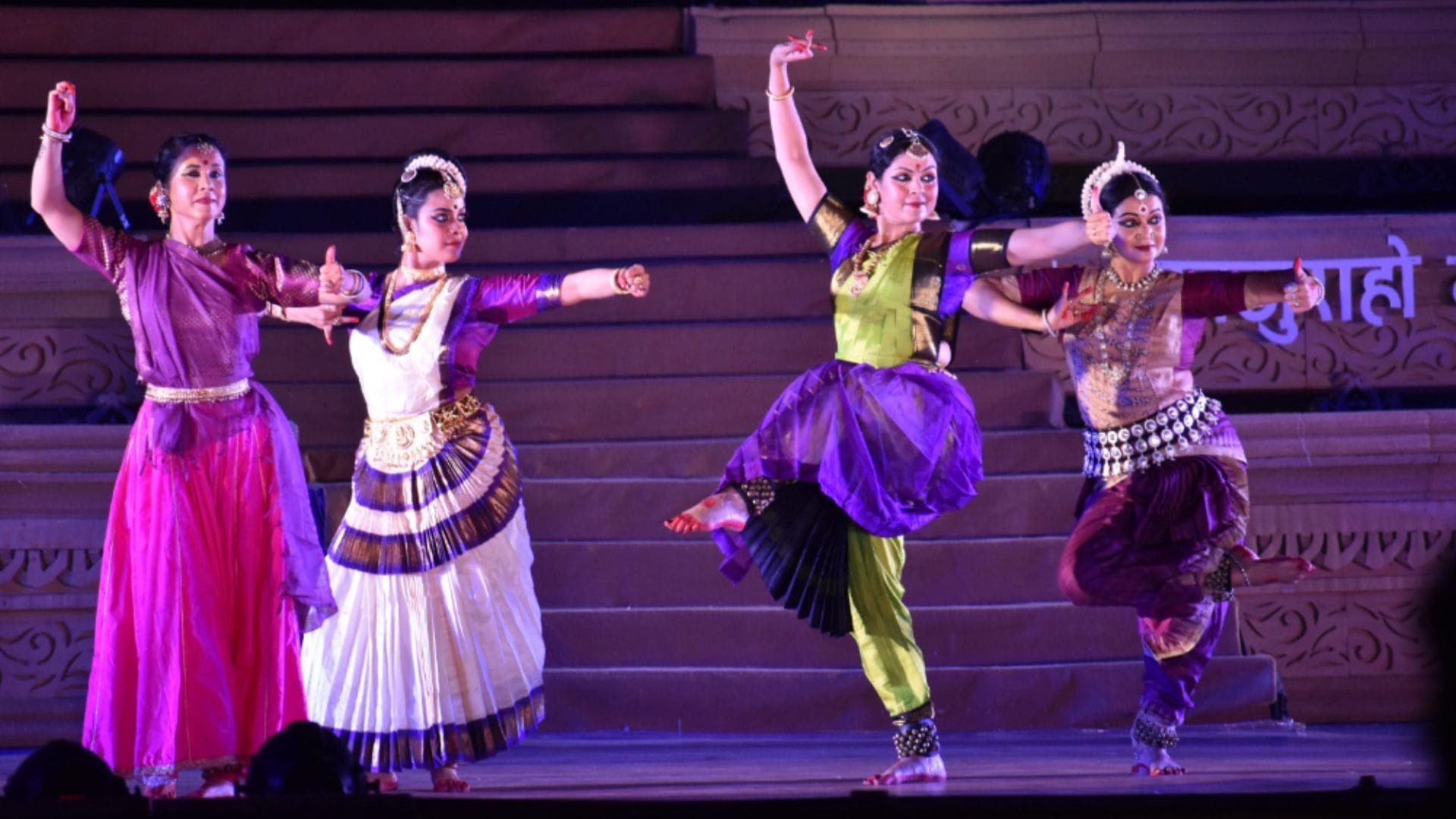 Khajuraho Dance Festival: Tourists from all over the world leave to cherish the splendor of Indian dance art